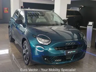 Usata Fiat 600 La Prima 110 CV (80 kW) 2025 Verde SUV