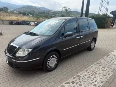 Usata Lancia Phedra 128 CV (94 kW) 2003 Bluazzurro Monovolume