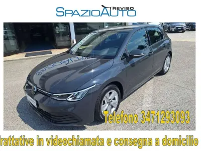 Usata VW Golf VIII Life 110 CV (80 kW) 2021 Grigio Berlina