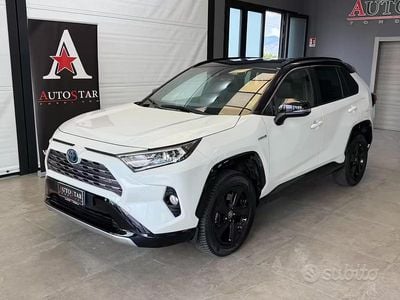 Usata Toyota RAV4 Hybrid Style 218 CV (160 kW) 2021 Bianco SUV