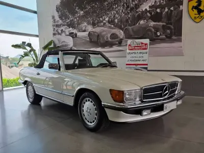 Usata Mercedes SL500 231 CV (169 kW) 1985 Bianco Cabrio