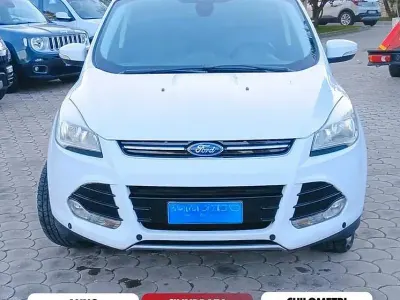 Usado Ford Kuga 140 CV (102 kW) 2013 Blanco SUV