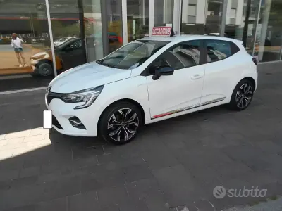 Begagnad Renault Clio V 100 HK (73 kW) 2020 Vit Halvkombi