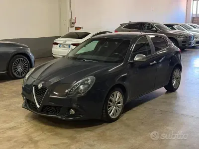 Usata Alfa Romeo Giulietta 120 CV (88 kW) 2017 Grigio Utilitaria