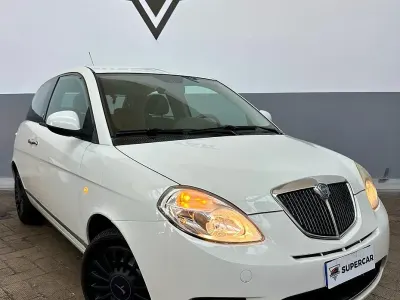 Usata Lancia Ypsilon 69 CV (50 kW) 2011 Bianco Utilitaria