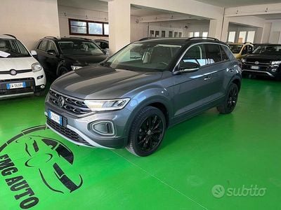 Begagnad VW T-Roc Sport 150 HK (110 kW) 2023 Grå SUV