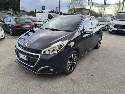 Usata Peugeot 208 Signature Sky 83 CV (61 kW) 2019 Grigio Utilitaria