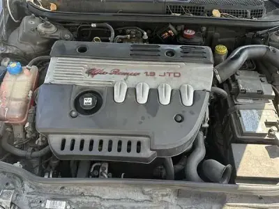 Usata Alfa Romeo 147 Distinctive 116 CV (85 kW) 2004 Nero Utilitaria