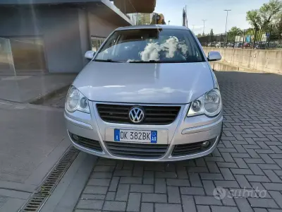 Usata VW Polo Comfortline 75 CV (55 kW) 2007 Grigio Utilitaria