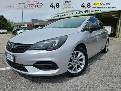 Usata Opel Astra Business Elegance 122 CV (89 kW) 2021 Argento Berlina
