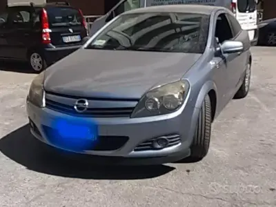 Usata Opel Astra GTC 101 CV (74 kW) 2005 Grigio Berlina
