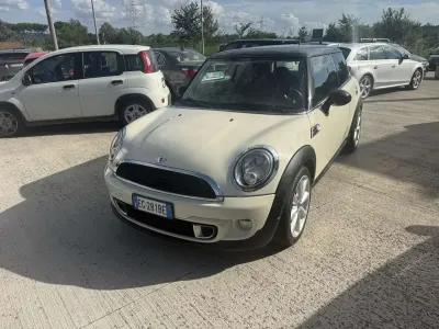 Usata Mini Cooper 122 CV (89 kW) 2010 Beige Utilitaria