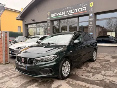 Usata Fiat Tipo Lounge 95 CV (69 kW) 2019 Verde Station wagon