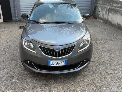 Usata Lancia Ypsilon Gold 69 CV (50 kW) 2022 Grigio Utilitaria