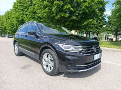Usata VW Tiguan Elegance 150 CV (110 kW) 2022 Nero SUV