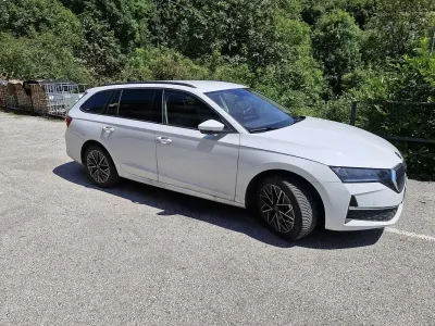 Usata Skoda Octavia Executive 150 CV (110 kW) 2025 Bianco Station wagon
