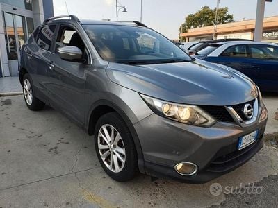 Usata Nissan Qashqai Acenta 131 CV (96 kW) 2014 Grigio SUV