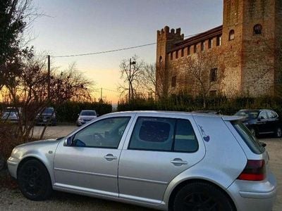 Usata VW Golf IV Highline 116 CV (85 kW) 2001 Grigio Berlina
