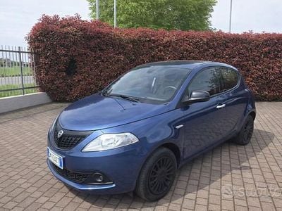 Begagnad Lancia Ypsilon S 69 HK (50 kW) 2023 Blå Halvkombi