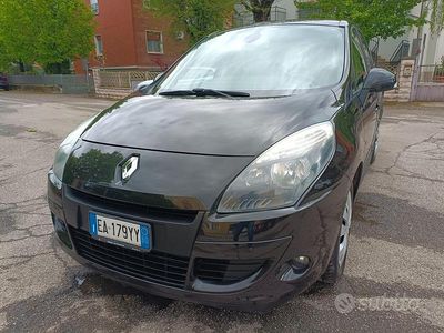Nero Usata 2010 Renault Scénic III Monovolume | 3500 € (Cara)
