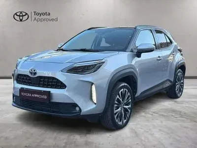 Usata Toyota Yaris Cross Lounge 116 CV (85 kW) 2023 Grigio SUV