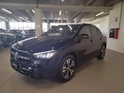 Nuova Mercedes GLA180 Progressive 136 CV (100 kW) 2026 Nero notte SUV