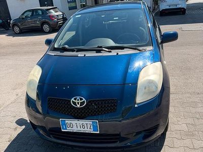 Usata Toyota Yaris 87 CV (63 kW) 2007 Blu Utilitaria