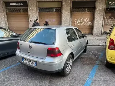 Usata VW Golf IV 105 CV (77 kW) 2004 Grigio Berlina