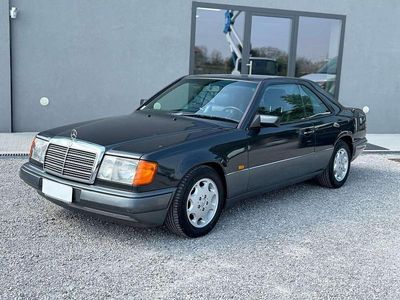 Usata Mercedes 200 136 CV (100 kW) 1992 Blu/azzurro Coupé