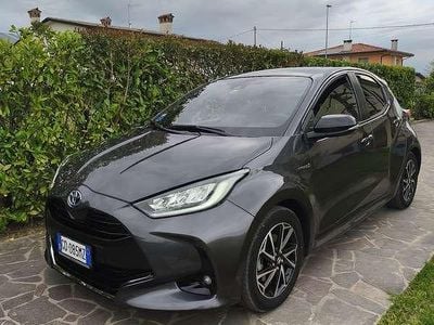 Usata Toyota Yaris Hybrid Lounge 116 CV (85 kW) 2021 Berlina