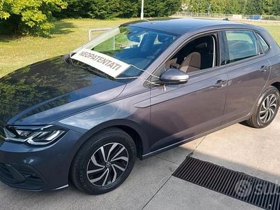 Usata VW Polo Style 95 CV (69 kW) 2024 Grigio Berlina