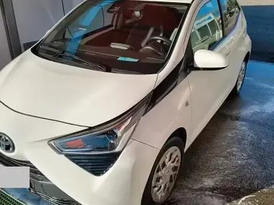 Usata Toyota Aygo Connect Style 72 CV (52 kW) 2020 Utilitaria
