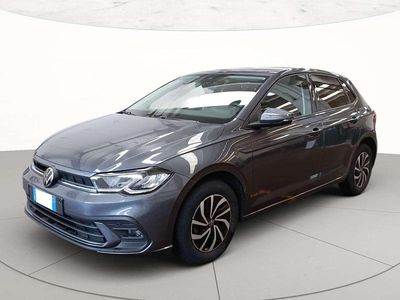 Usata VW Polo Life 95 CV (69 kW) 2023 Smoky grey metallizzato Berlina
