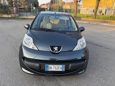 Usata Peugeot 107 68 CV (50 kW) 2007 Grigio Utilitaria