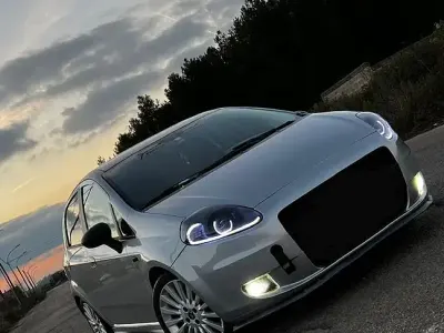 Usata Fiat Grande Punto Sport 75 CV (55 kW) 2009 Grigio Utilitaria