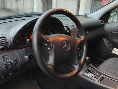 Usata Mercedes C220 Avantgarde 143 CV (105 kW) 2002 Argento Station wagon
