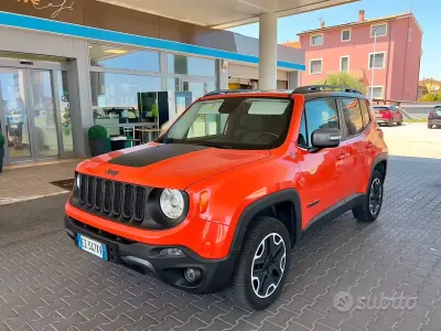 Usata Jeep Renegade Trailhawk 170 CV (125 kW) 2015 Arancione SUV