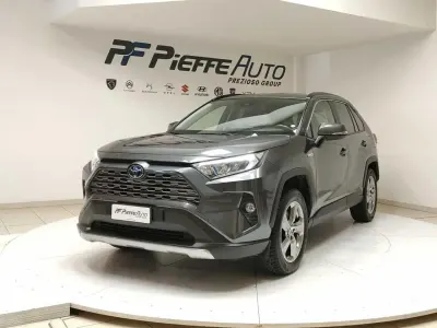 Usata Toyota RAV4 Hybrid Style 218 CV (160 kW) 2021 Grigio SUV