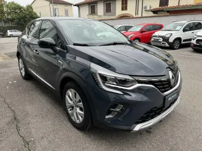 Usata Renault Captur Intens 160 CV (117 kW) 2021 Grigio SUV