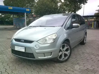 Usata Ford S-MAX Titanium 140 CV (102 kW) 2009 Grigio Monovolume