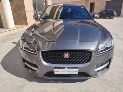 Usata Jaguar XF R-Sport 300 CV (220 kW) 2016 Grigio Berlina