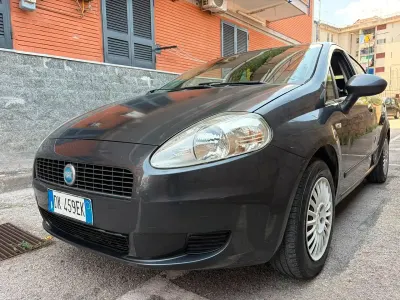 Usata Fiat Grande Punto 65 CV (47 kW) 2007 Grigio Utilitaria