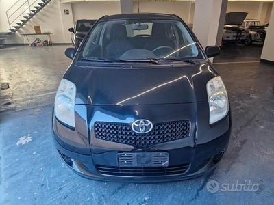 Usata Toyota Yaris 87 CV (63 kW) 2008 Nero Berlina