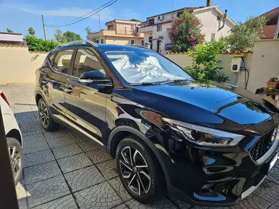Usata MG ZS Luxury 111 CV (81 kW) 2024 Nero SUV