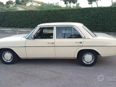 Käytetty Mercedes 240 1970 Sedan