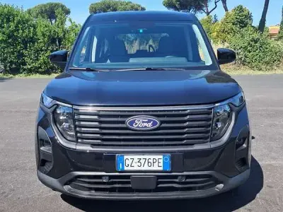Usata Ford Tourneo Courier Titanium 126 CV (92 kW) 2025 Monovolume