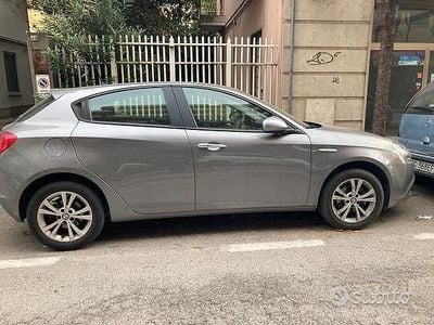 Usata Alfa Romeo Giulietta 105 CV (77 kW) 2015 Grigio Utilitaria