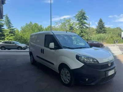 Usata Fiat Doblò 105 CV (77 kW) 2018 Bianco Monovolume