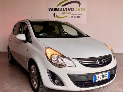 Usata Opel Corsa Club 85 CV (62 kW) 2011 Bianco Utilitaria