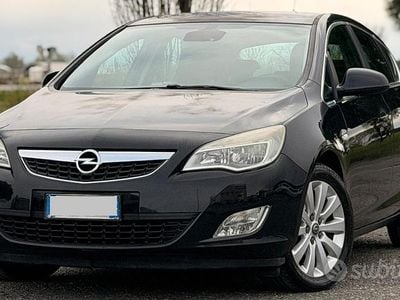 Occasion Opel Astra Cosmo 125 ch (91 kW) 2010 Noir Berline